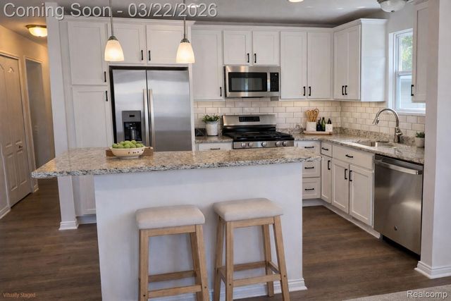 295 Whispering Pines Drive 13, Fenton, MI 48430