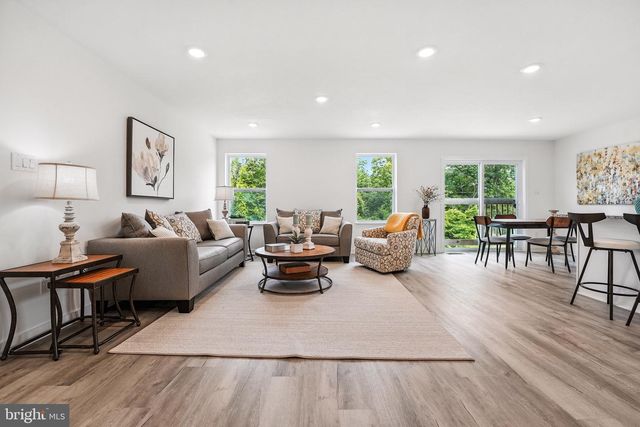 12 MONROE AVE, Ranson, WV 25438