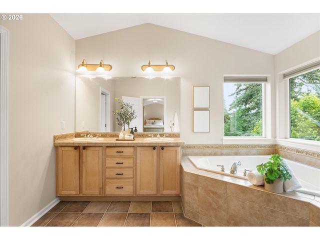 16187 WIDMAN Ct, Oregon City, OR 97045