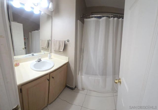 400 N Melrose 33, Vista, CA 92083