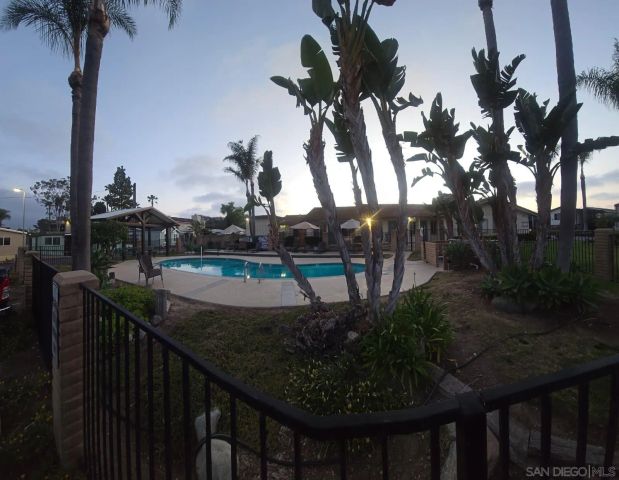 400 N Melrose 33, Vista, CA 92083