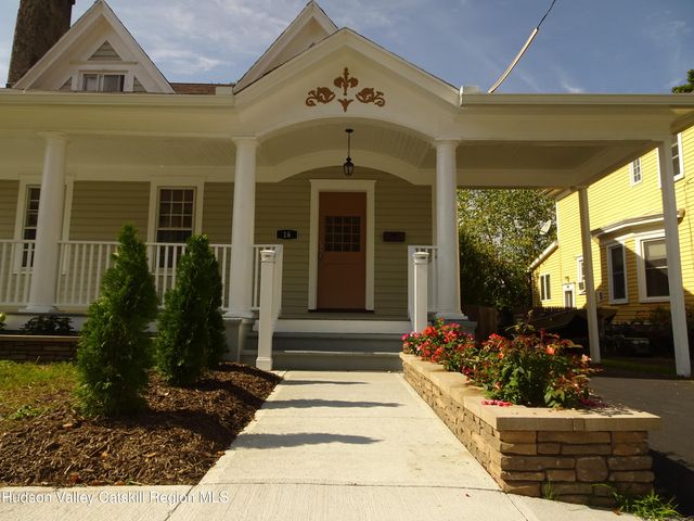 16 Aitken Avenue, Hudson, NY 12534