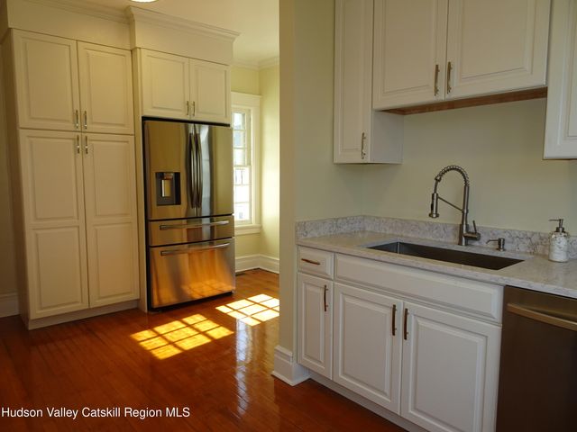 16 Aitken Avenue, Hudson, NY 12534