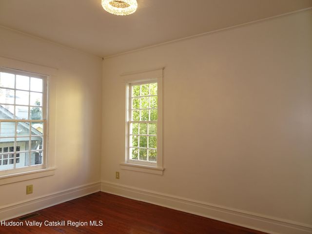 16 Aitken Avenue, Hudson, NY 12534