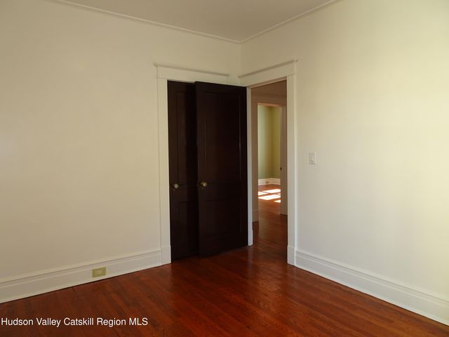 16 Aitken Avenue, Hudson, NY 12534