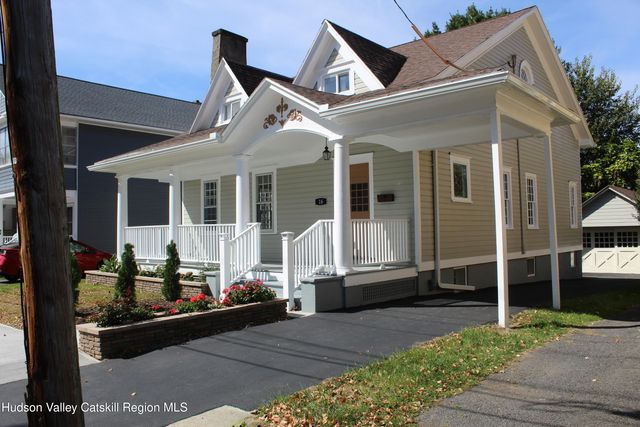 16 Aitken Avenue, Hudson, NY 12534