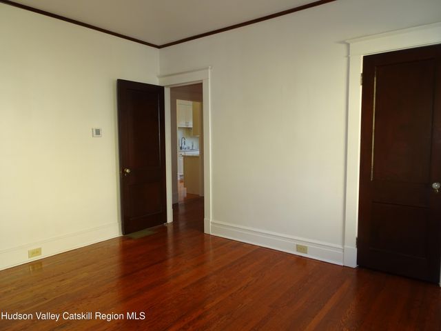 16 Aitken Avenue, Hudson, NY 12534