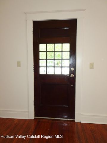 16 Aitken Avenue, Hudson, NY 12534