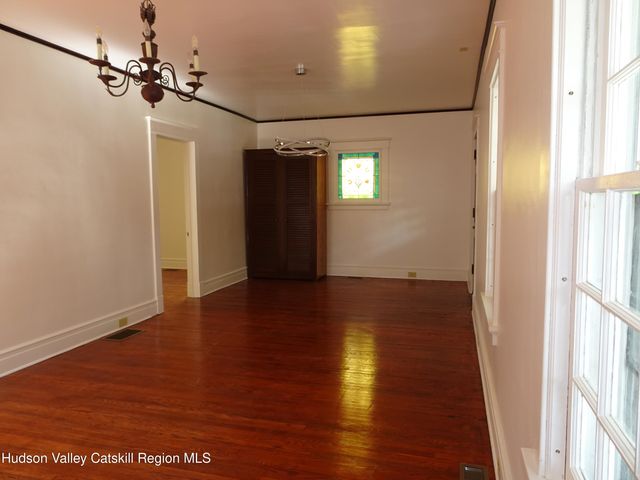 16 Aitken Avenue, Hudson, NY 12534