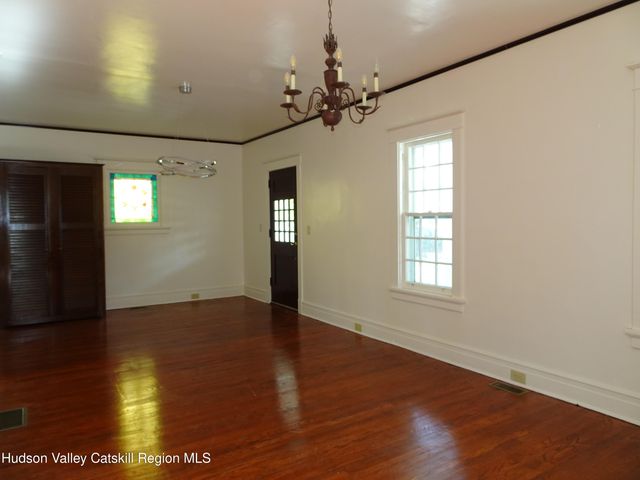 16 Aitken Avenue, Hudson, NY 12534