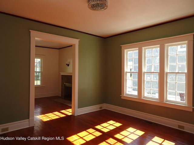 16 Aitken Avenue, Hudson, NY 12534