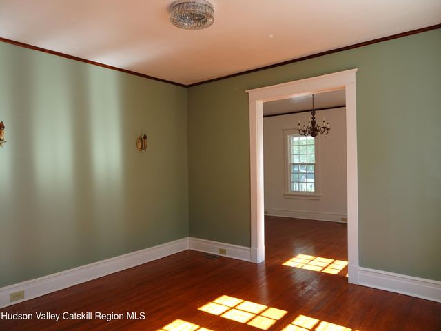 16 Aitken Avenue, Hudson, NY 12534