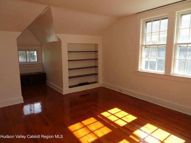 16 Aitken Avenue, Hudson, NY 12534