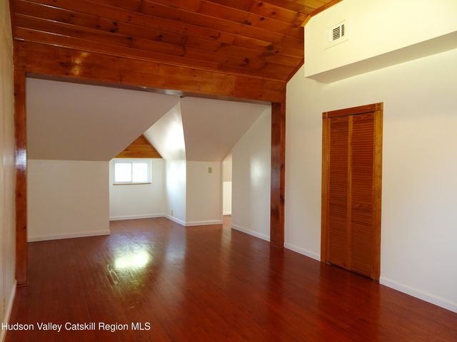 16 Aitken Avenue, Hudson, NY 12534