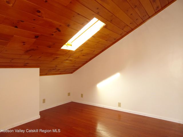 16 Aitken Avenue, Hudson, NY 12534