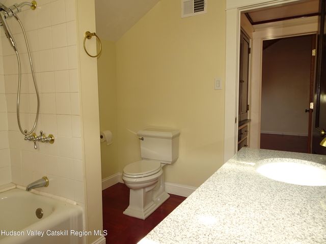 16 Aitken Avenue, Hudson, NY 12534