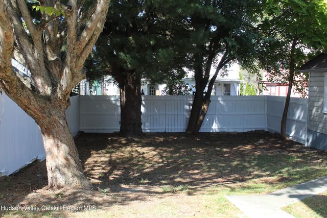 16 Aitken Avenue, Hudson, NY 12534