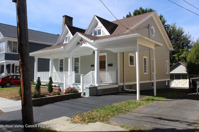 16 Aitken Avenue, Hudson, NY 12534
