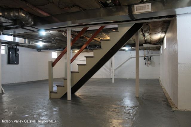 16 Aitken Avenue, Hudson, NY 12534