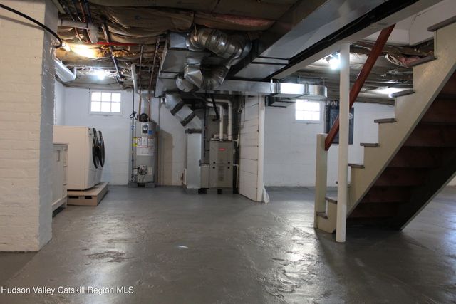 16 Aitken Avenue, Hudson, NY 12534