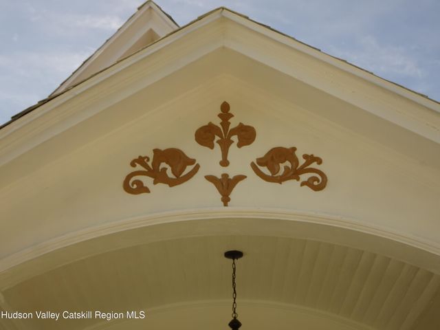 16 Aitken Avenue, Hudson, NY 12534