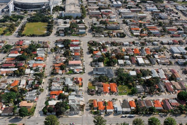 161 NW 18th Ave, Miami, FL 33125