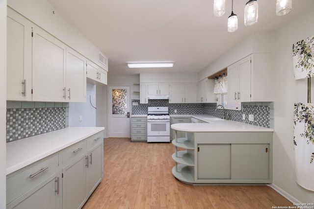 266 Cromwell, San Antonio, TX 78228