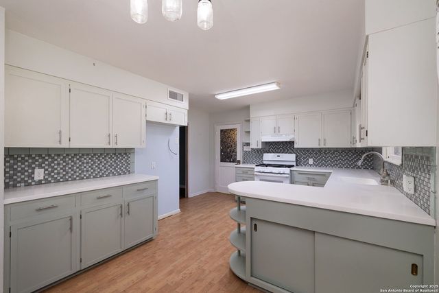 266 Cromwell, San Antonio, TX 78228