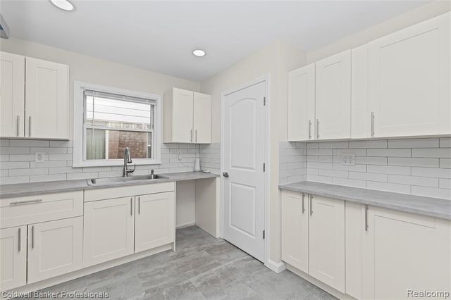 20484 Appoline Street, Detroit, MI 48235