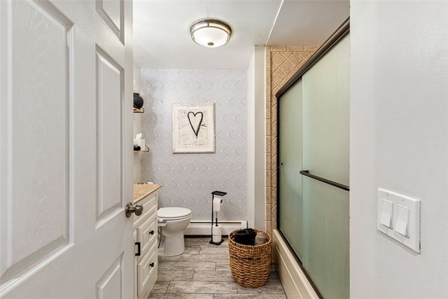 7 Meadowbrook Drive, Barrington, RI 02806