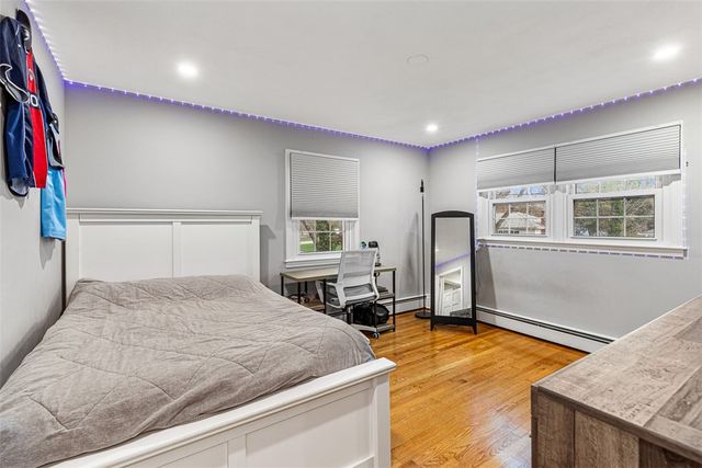 7 Meadowbrook Drive, Barrington, RI 02806