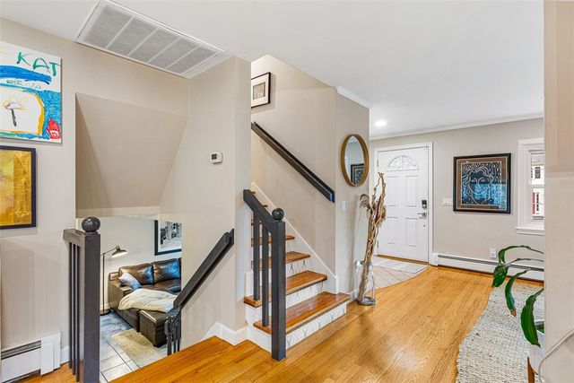 7 Meadowbrook Drive, Barrington, RI 02806