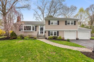 7 Meadowbrook Drive, Barrington, RI 02806