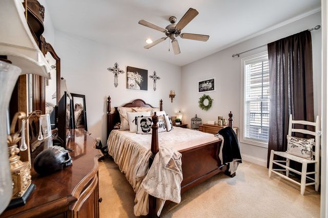 1111 Isaac Franklin Dr, Gallatin, TN 37066