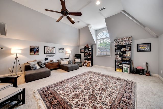 1111 Isaac Franklin Dr, Gallatin, TN 37066