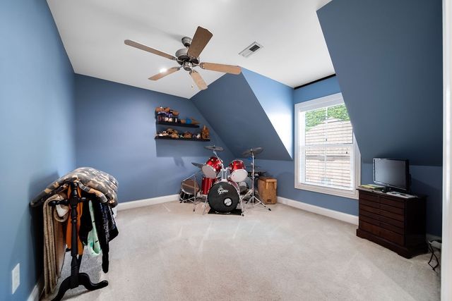 1111 Isaac Franklin Dr, Gallatin, TN 37066