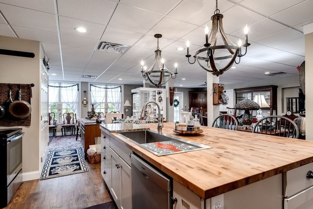 1111 Isaac Franklin Dr, Gallatin, TN 37066