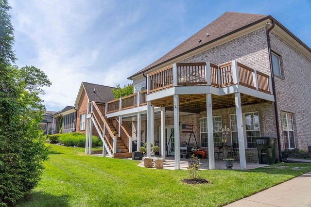 1111 Isaac Franklin Dr, Gallatin, TN 37066