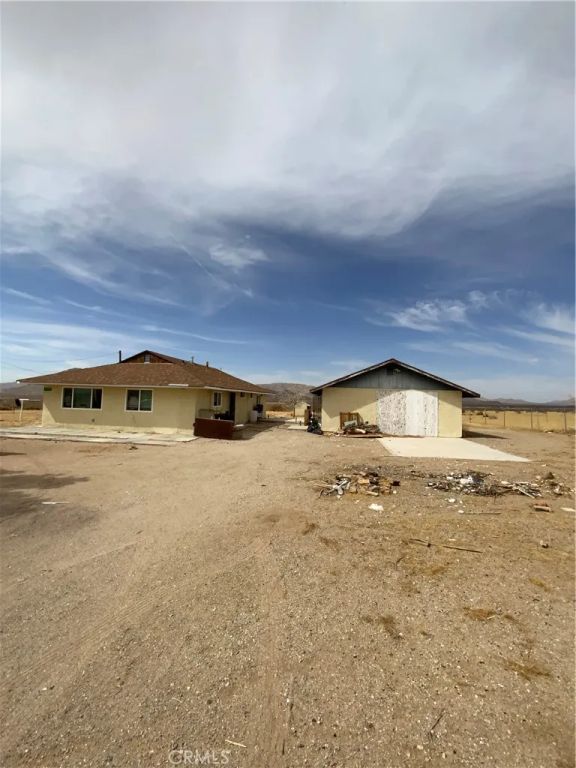 16962 Huff Road, Lucerne Valley, CA 92356