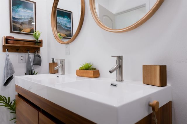 2436 CONSTITUTION BOULEVARD, Sarasota, FL 34231