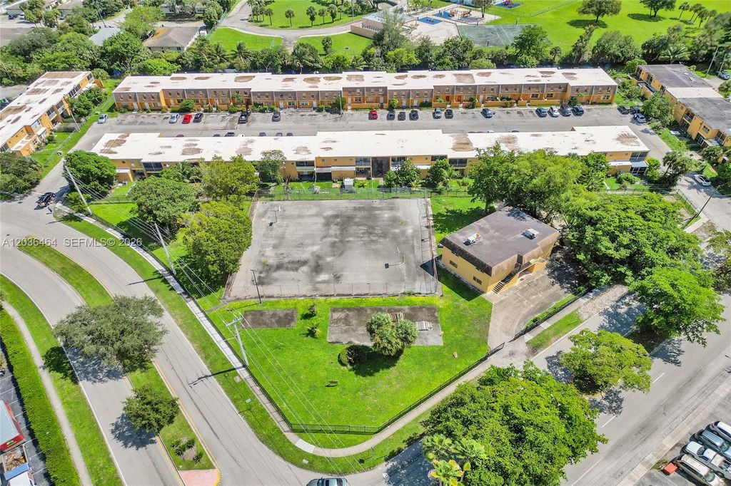 2600 NW 60th Terrace, Sunrise, FL 33313