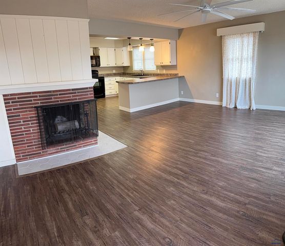 235 E IDAHO, Rapid City, SD 57701