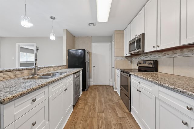 11107 Cedarview Lane, Houston, TX 77041