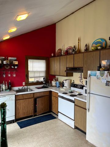 59 Cedar, Falmouth, MA 02536