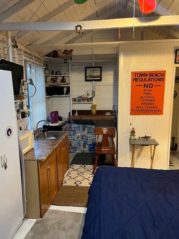 59 Cedar, Falmouth, MA 02536