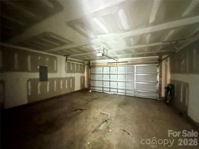 1050 Glenbriar Court, Woodleaf, NC 27054