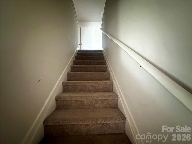 1050 Glenbriar Court, Woodleaf, NC 27054