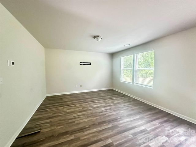 1050 Glenbriar Court, Woodleaf, NC 27054