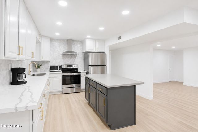 843 N JAY Street, Chandler, AZ 85225