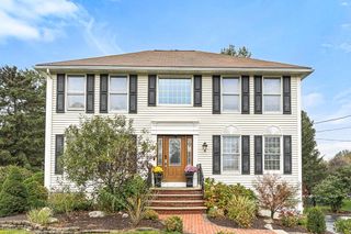 7 Gibney Circle, Salem, NH 03079